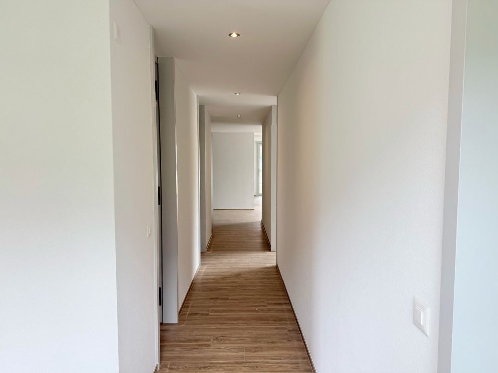 Moderne 4.5-Zimmer-Neubauwohnung im Erdgeschoss in Frutigen -  Bild 4
