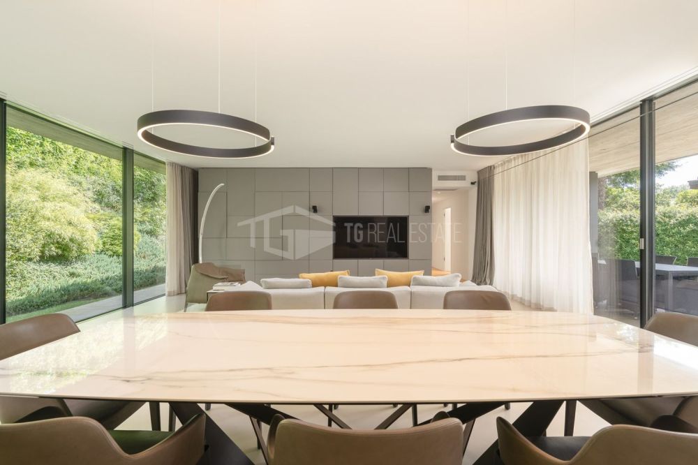 ELEGANTE MODERNE VILLA IM GRÜNEN -  Bild 9