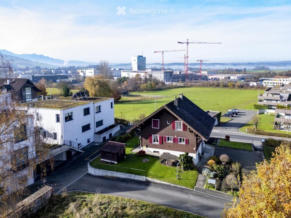 Charmantes 6-Zimmer-Einfamilienhaus an zentraler Lage in Holzhäusern (Bauland) - Bild 2