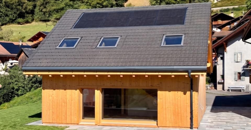 Indépendant, spacieux, haut de gamme et bientôt prêt à emménager - Maison 4.5 pièces - image - 1