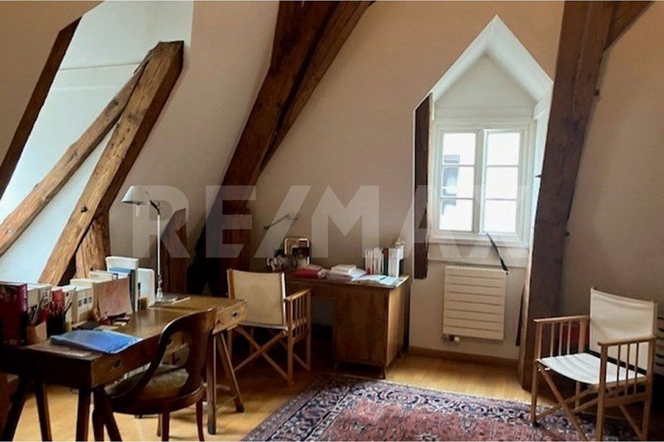 Historische Dachwohnung an bester Lage  attraktive Investitionsmöglichkeit -  Bild 9
