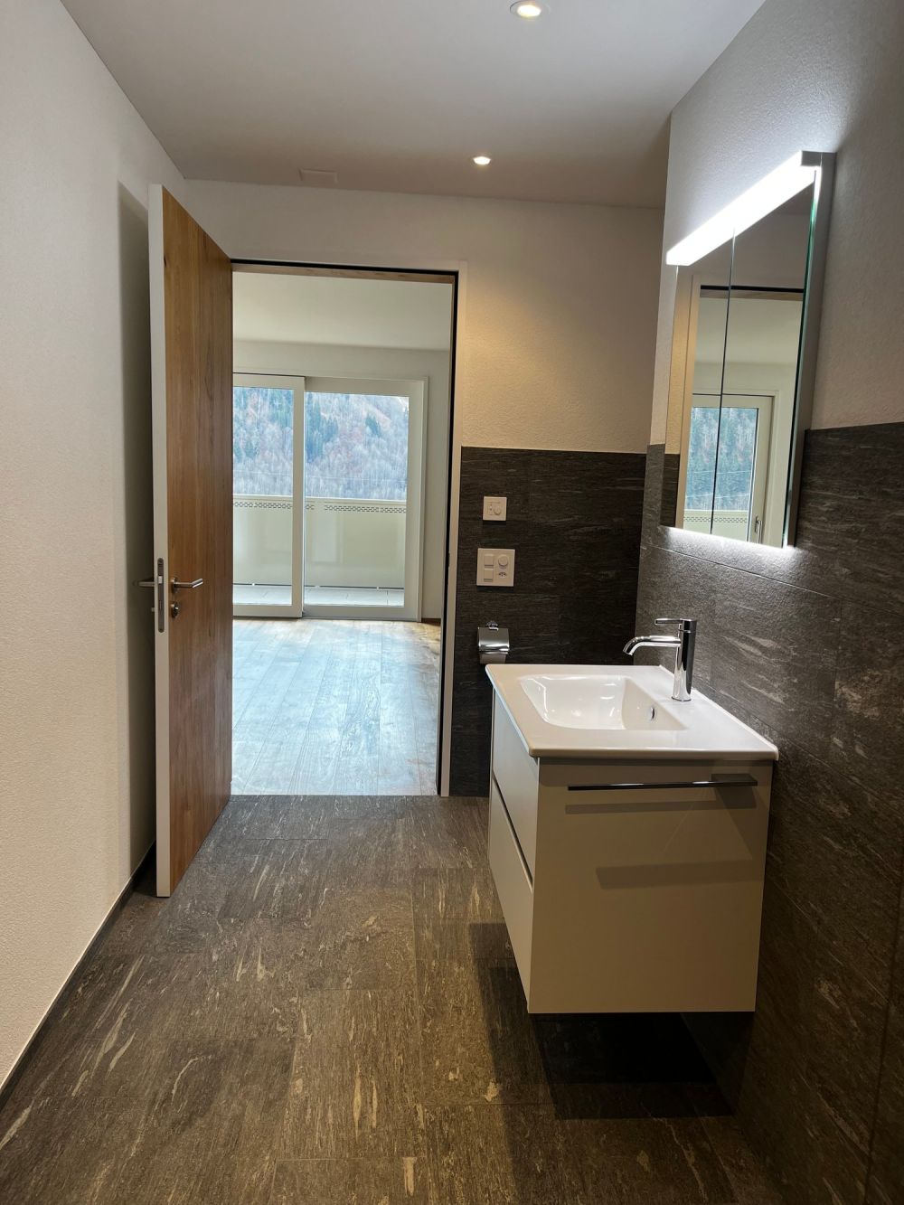 Moderne 3.5-Zimmerwohnung mit Bergblick in Rabius (Erstwohnung) -  Bild 11