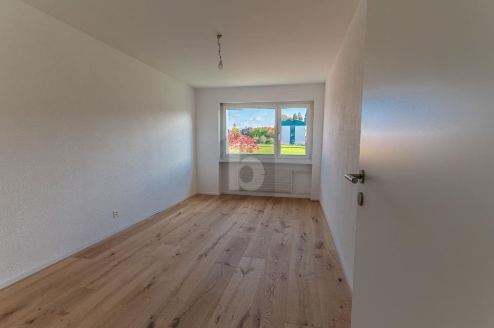 LICHTDURCHFLUTET, MODERN UND ERSTBEZUG - Bild 4