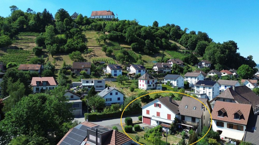 Einfamilienhaus mit angebautem, ausbaubarem Hausteil an schöner Lage. -  Bild 1