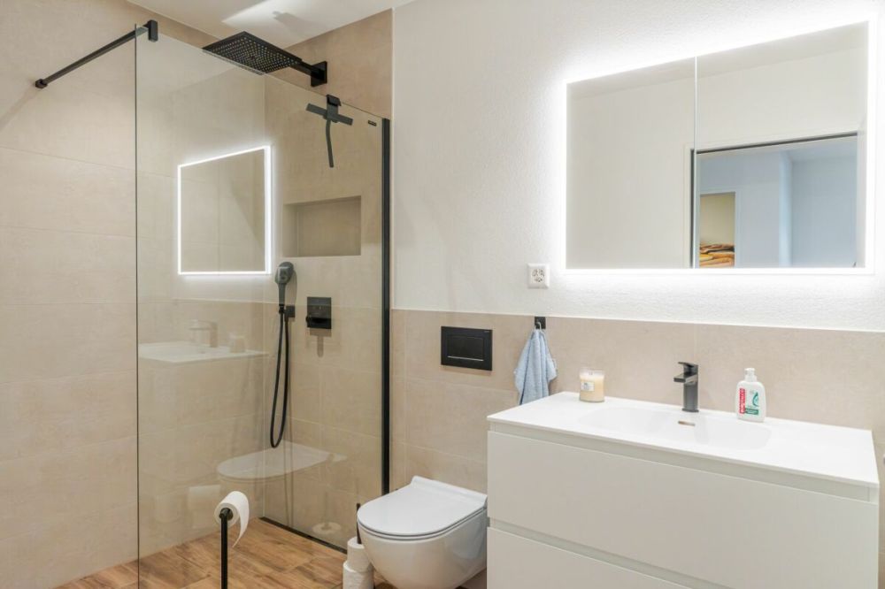 Exklusive 5.5 Z' Maisonette-Wohnung mit verglastem Balkon, Weitsicht und 2 EHP's -  Bild 9