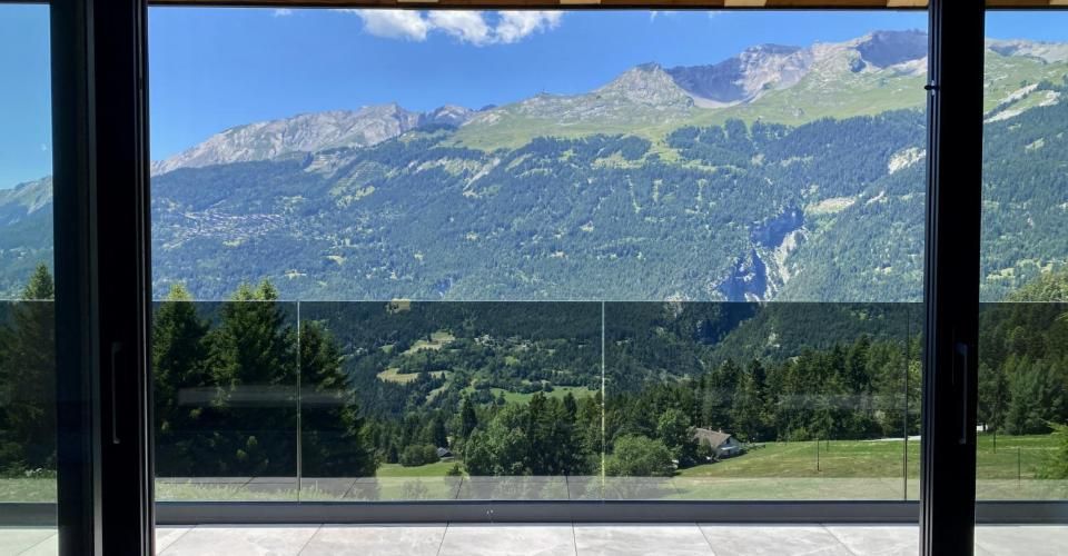 Chalet neuf avec vue panoramique à vendre à Crans-Montana - Chalet 5 pièces - image - 3