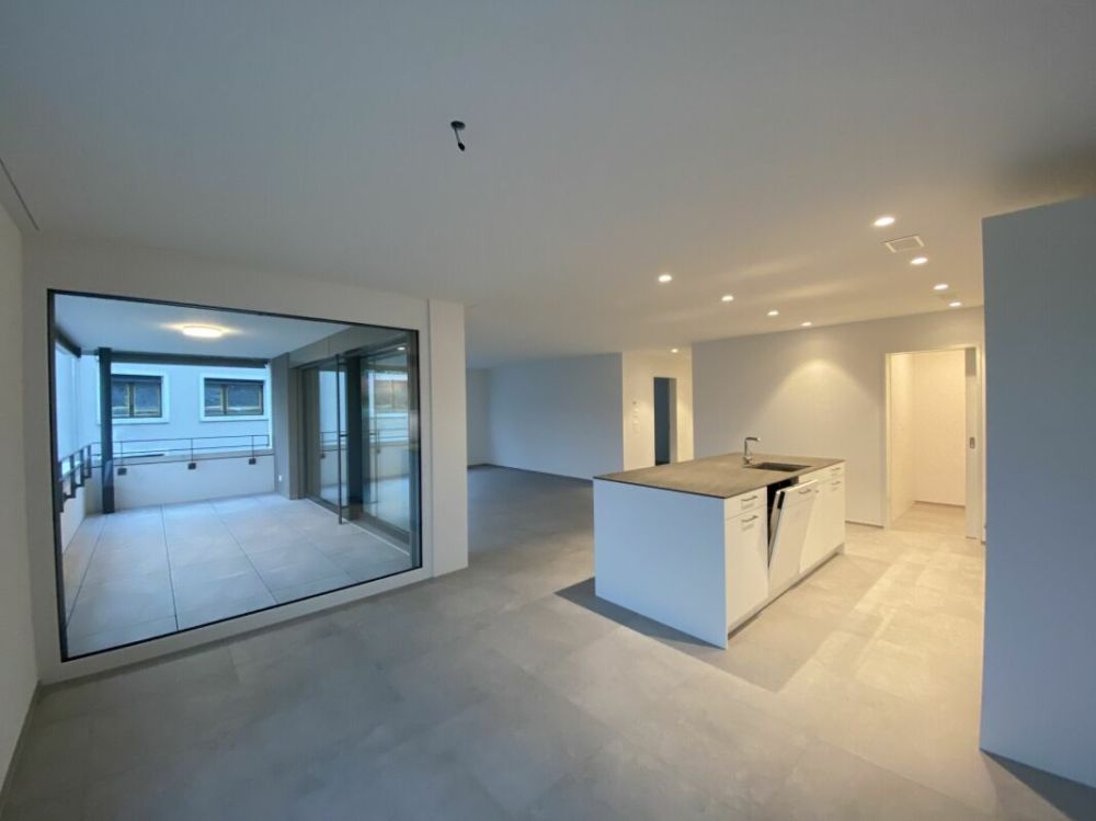 Lichtdurchflutete 4.5-Zimmerwohnung in der Überbauung «Neualtwil» - Essbereich