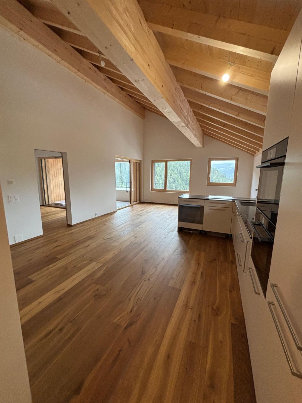 Wunderschöne 3.5-Zimmer-Dach-Ferienwohnung - Bild 2