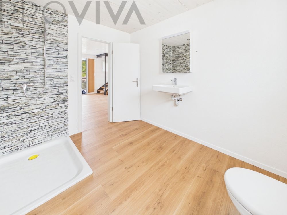 Modernes neues Haus mit grosszügigem Aussenbereich und viel Platz -  Bild 9