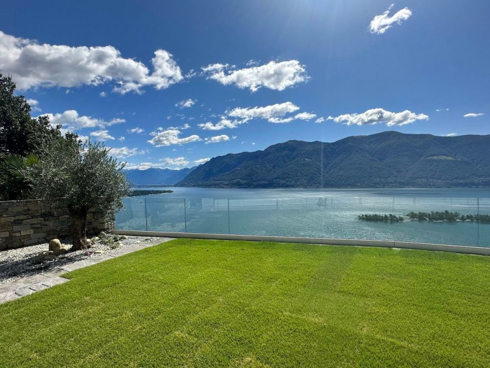 VILLA EXTRALUSSO CON IMPERDIBILE VISTA SULLE ISOLE DI BRISSAGO -  Bild 10