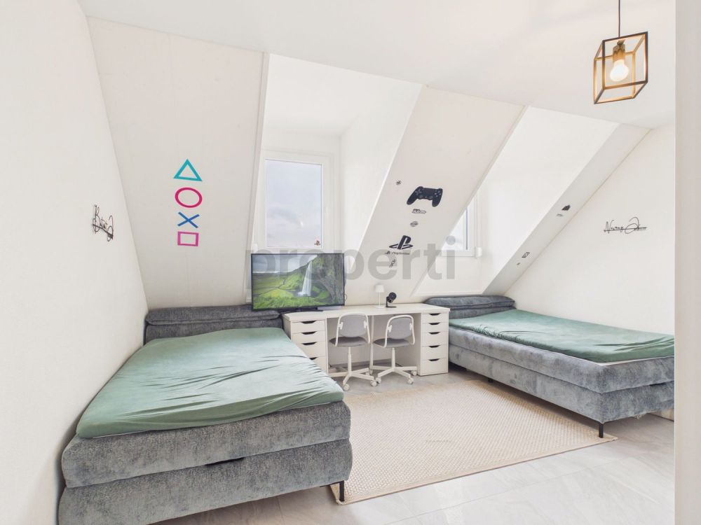 Ankommen, wohlfühlen, zuhause sein - charmante 6.5 Zimmer Maisonette auf zwei Ebenen - Image 10