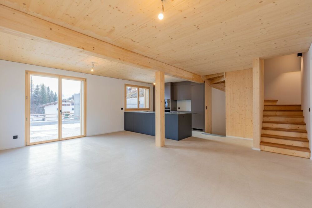 5.5-Zimmer-Doppeleinfamilienhaus als hochwertiger Erstwohnsitz (1A) in Davos Wiesen -  Bild 1