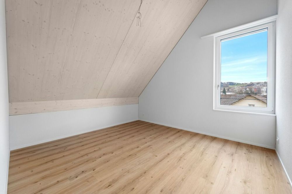 5,5 Zimmer-Doppeleinfamilienhaus - Zimmer 1 Dachgeschoss