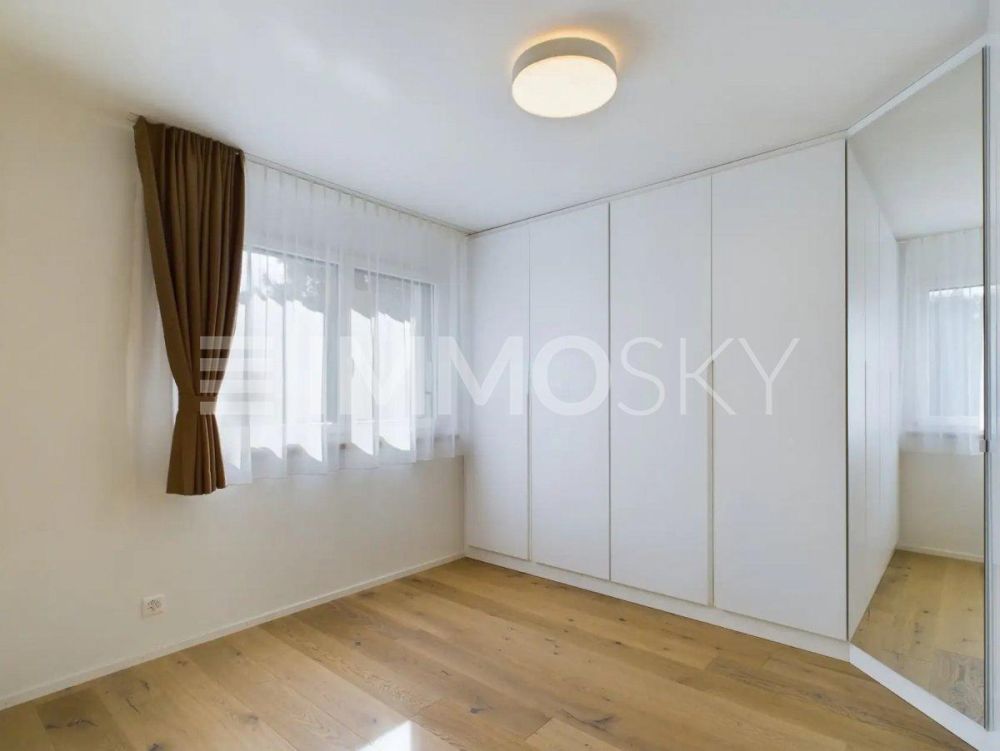 Nur 5min von Sargans entfernt – durchdacht geplant, hochwertig gebaut - Schlafzimmer mit Stauraumwunder