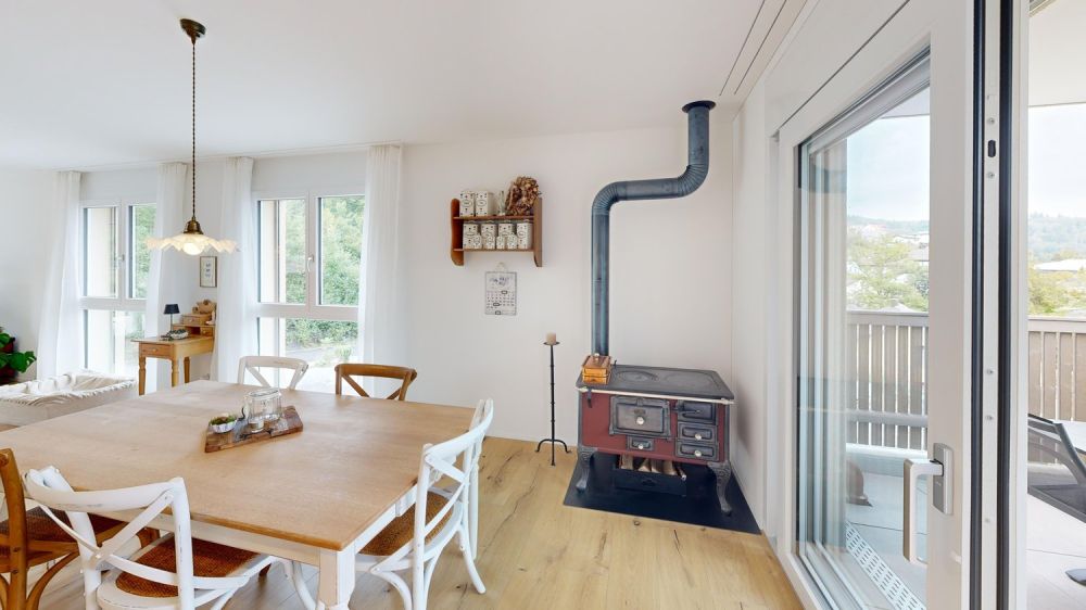Neuwertig & vielseitig: Eigentumswohnung mit Balkon und 2 Sitzplätzen -  Bild 2