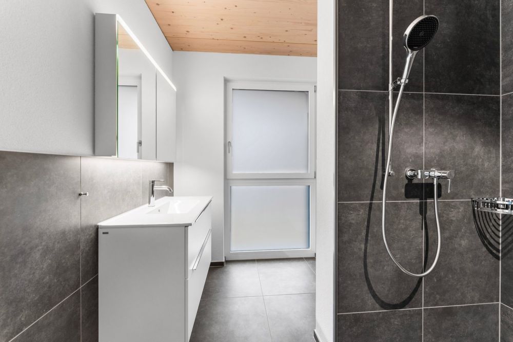Moderne 4.5-Zimmer-Neubau-Wohnung mit Balkon in Mühlethurnen -  Bild 11