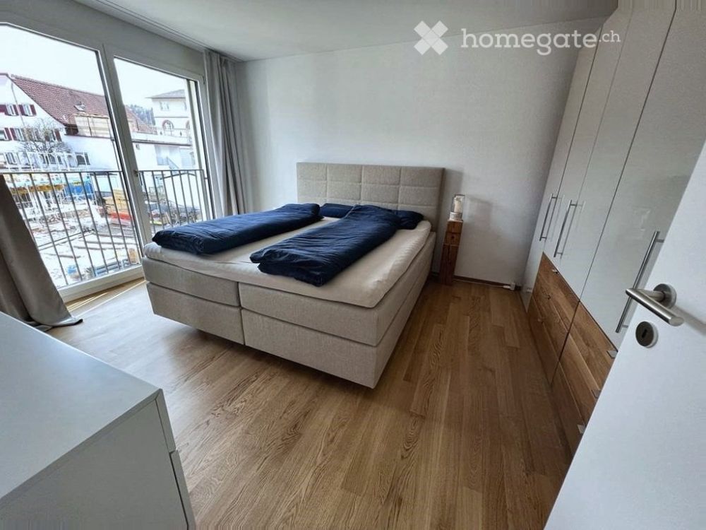 Helle 3.5-Zimmer-Wohnung mit Balkon&Loggia ab Dezember in SG -  Bild 3
