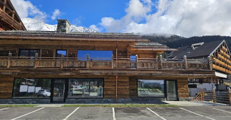 Au cœur de Verbier, place centrale - Superbe immeuble mixte - Chalet 6 pièces - image - 2