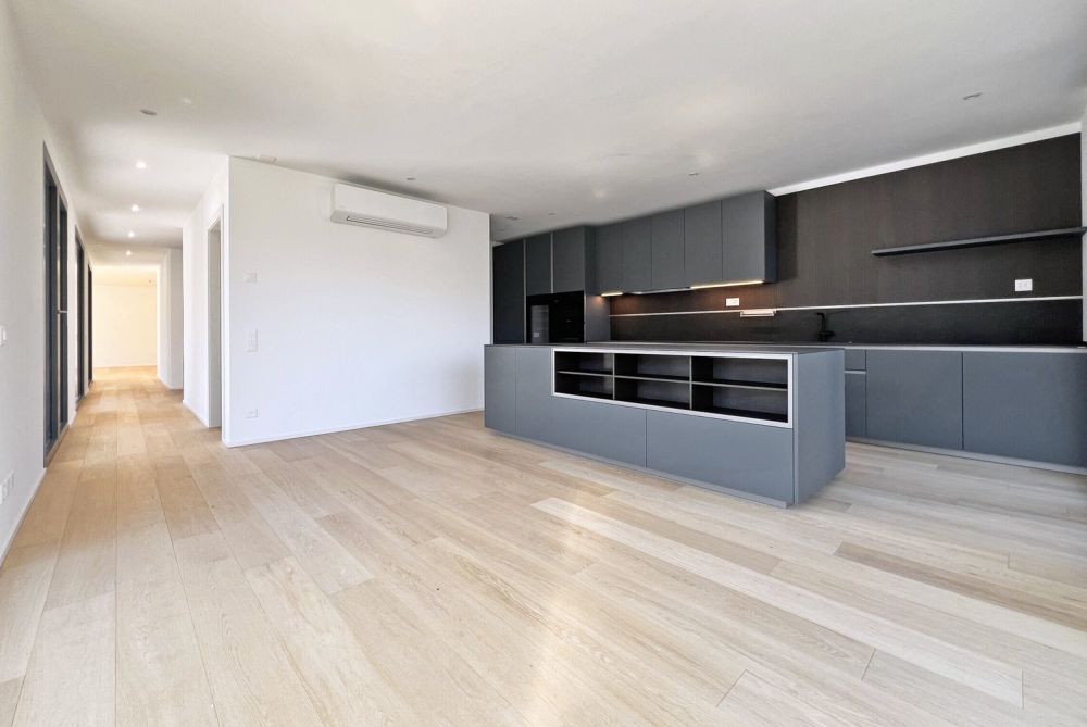 STUPENDA VILLA CON VISTA LAGO MOZZAFIATO A VICO MORCOTE -  Bild 1