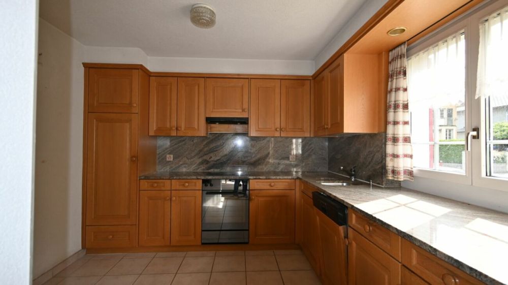 Freistehendes 5.5-Zimmer-Einfamilienhaus mit grossem Garten und Garage - Küche