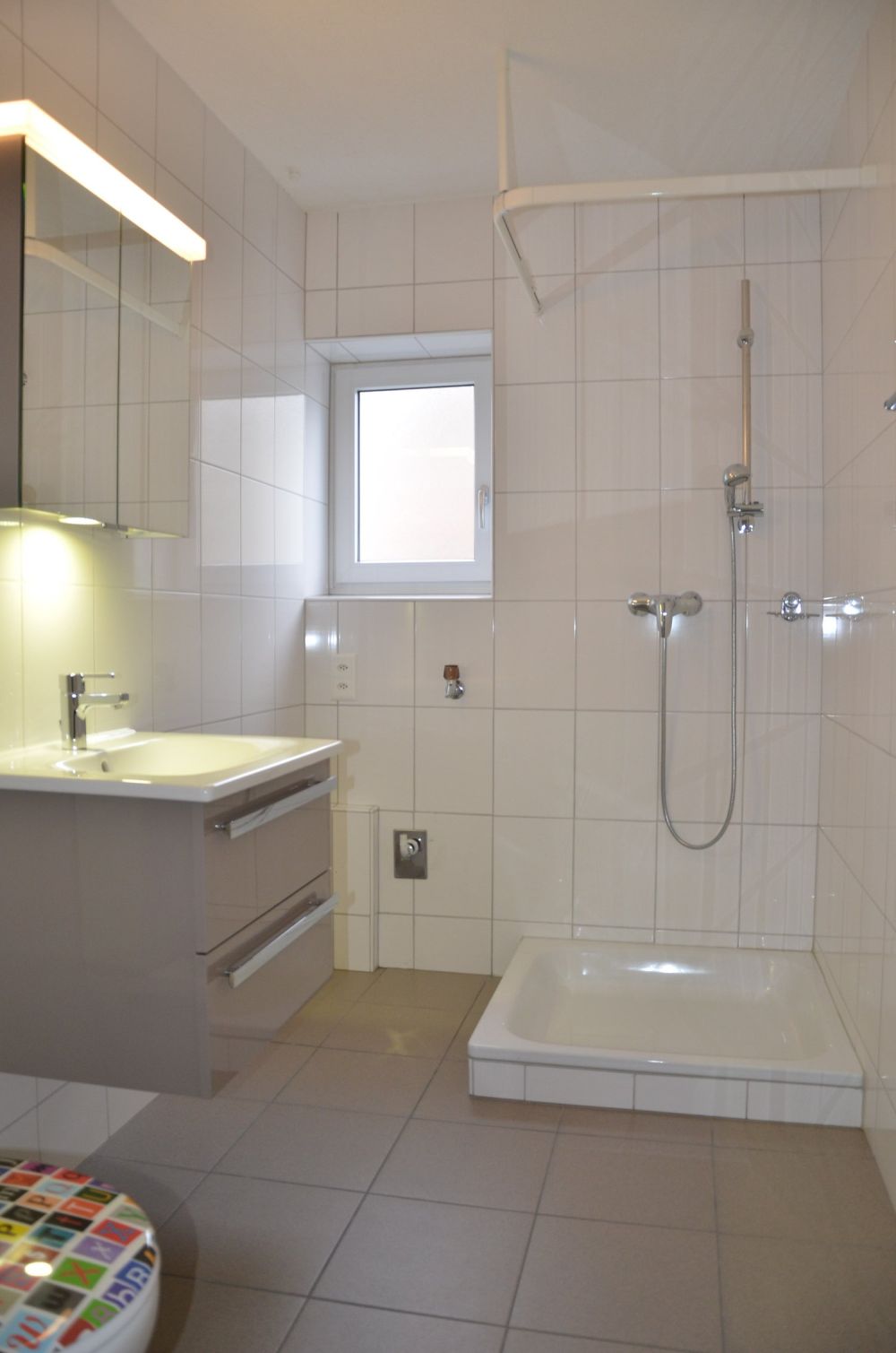 Moderne 3-Zimmer-Wohnung mit Balkon an zentraler Lage -  Bild 3