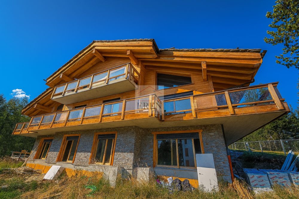 Magnifique appartement en duplex en attique 5 pièces neuf avec terrasse sud-ouest au centre de Crans-Montana - Appartements - Duplex neufs à vendre à Crans-Montana