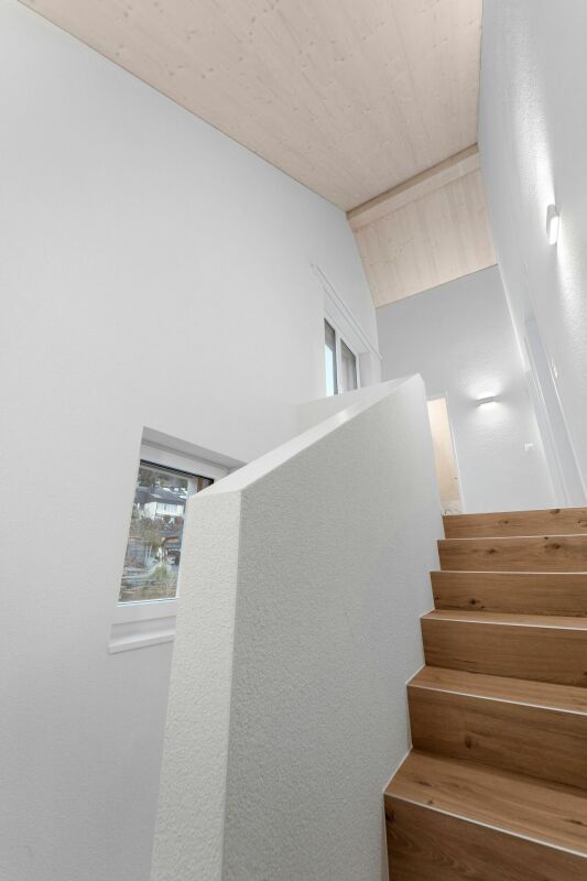 5,5 Zimmer-Doppeleinfamilienhaus - Treppenhaus