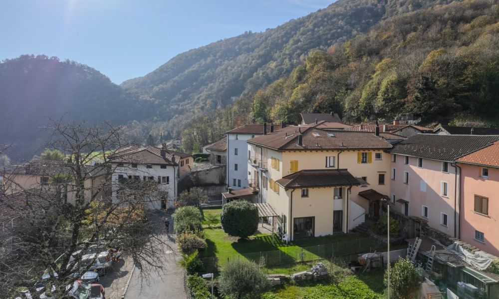Wohnung mit 2.5 Zimmern im Kern mit Garten in Sigirino -  Bild 9