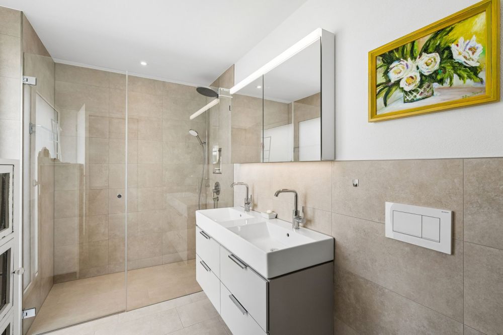 Wohnen wie im Einfamilienhaus - 4.5 Zimmer mit riesigem Privatgarten -  Bild 6