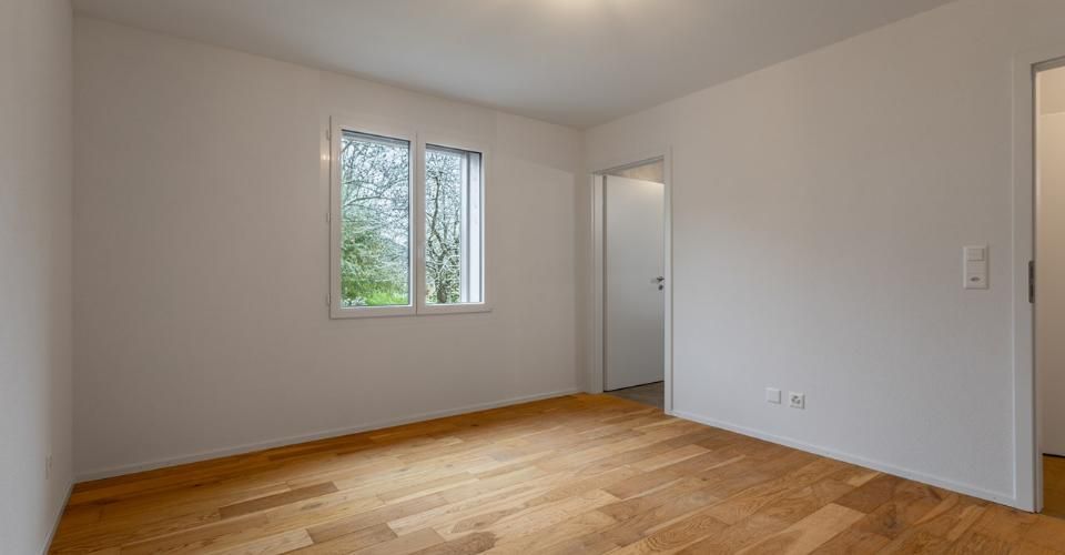 Appartement neuf de 3.5 pièces au rez avec terrasse et jardin à vendre à St-Aubin | FR - Appartement 3.5 pièces - image - 2