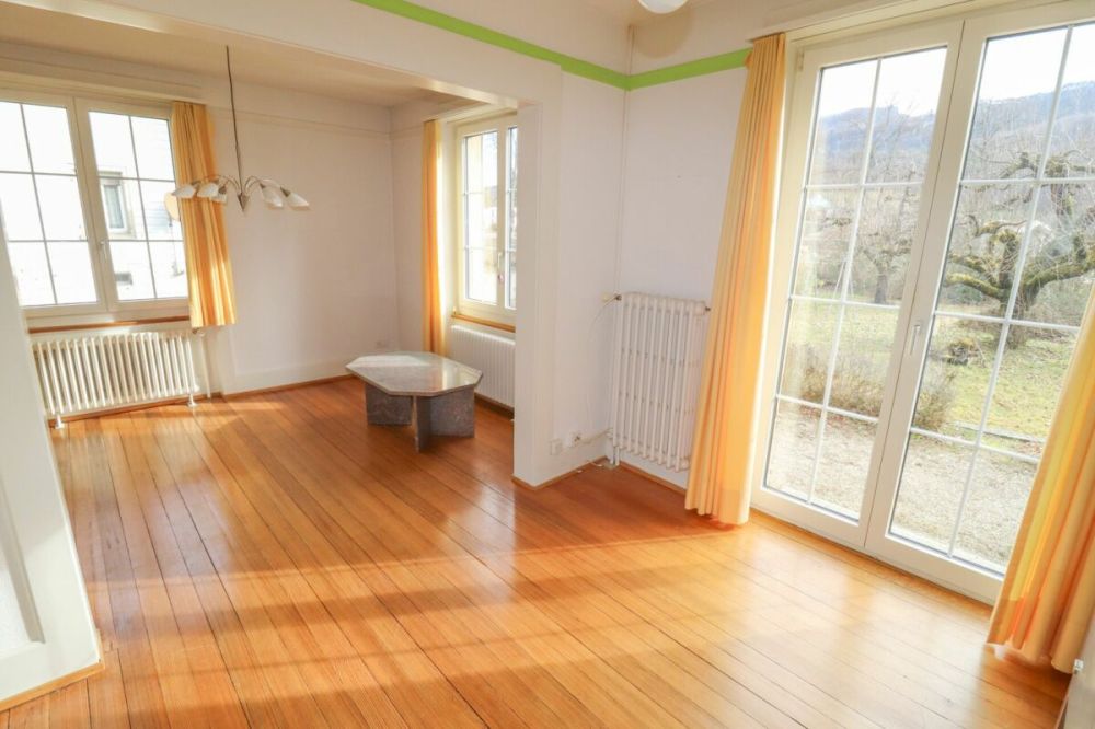 8.5-Zi-Haus, auch als Mehrgenerationenhaus nutzbar, auf 1'441 m2 Land mit Baulandreserve -  Bild 4