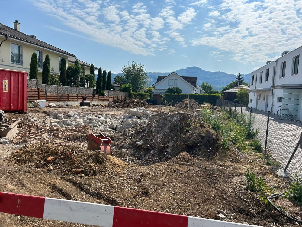 Modernes 5.5-Zimmer-Doppeleinfamilienhaus in ruhiger Lage von Aesch - Bild 2