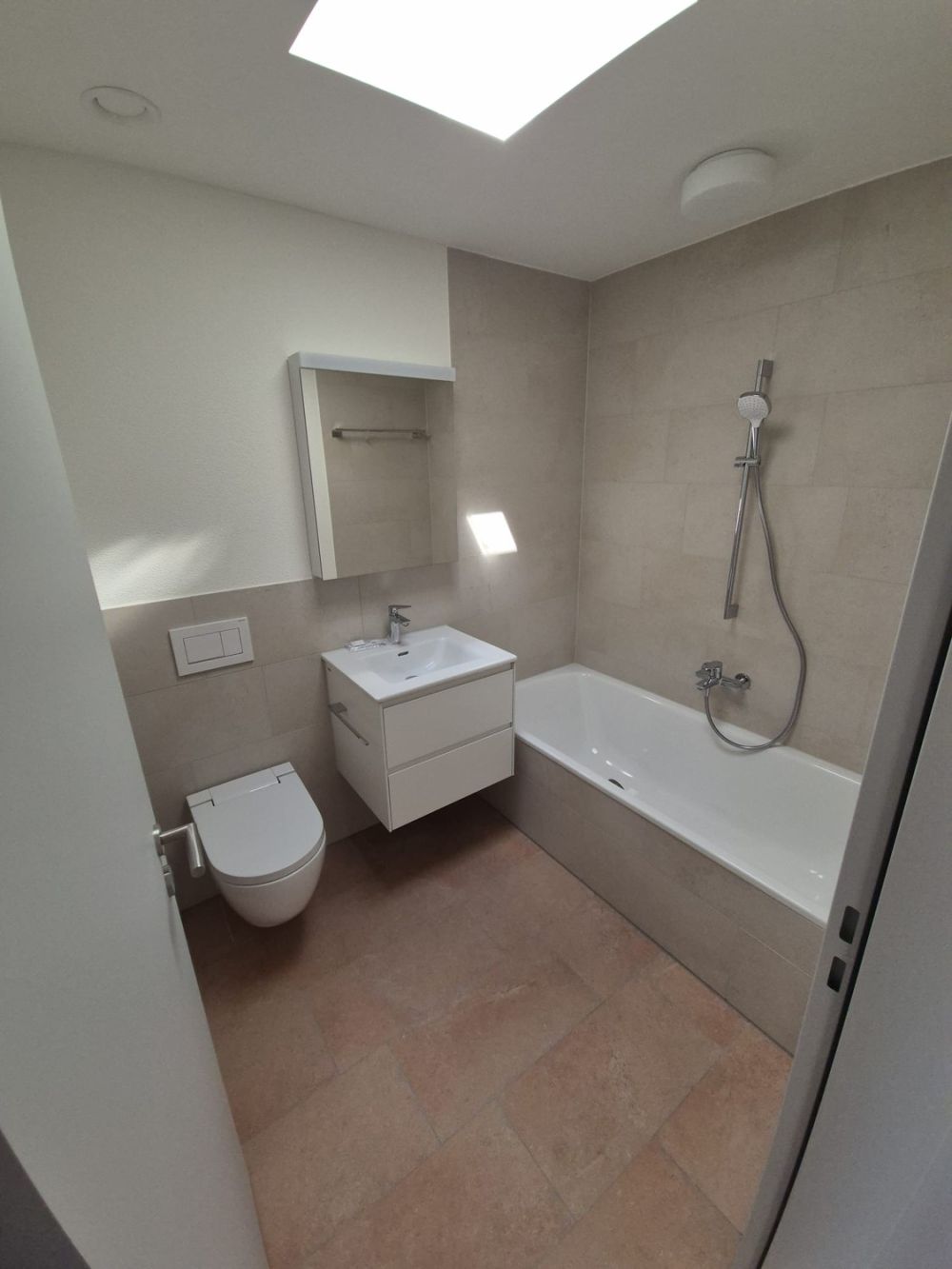 Exklusive Neubau 4.5 Zimmer Attikawohnung mit 2 Balkonen -  Bild 10
