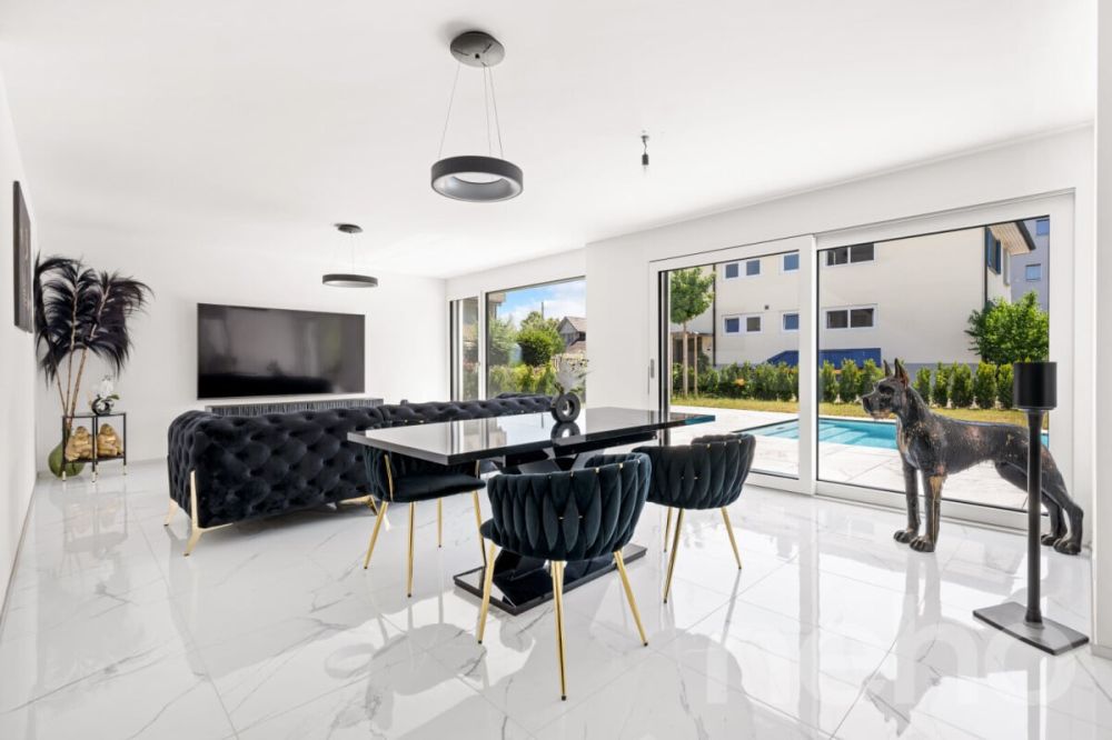 Luxuriöses 7.5  Zimmerhaus mit Aussenpool - Exklusives Wohnen in Suhr -  Bild 2