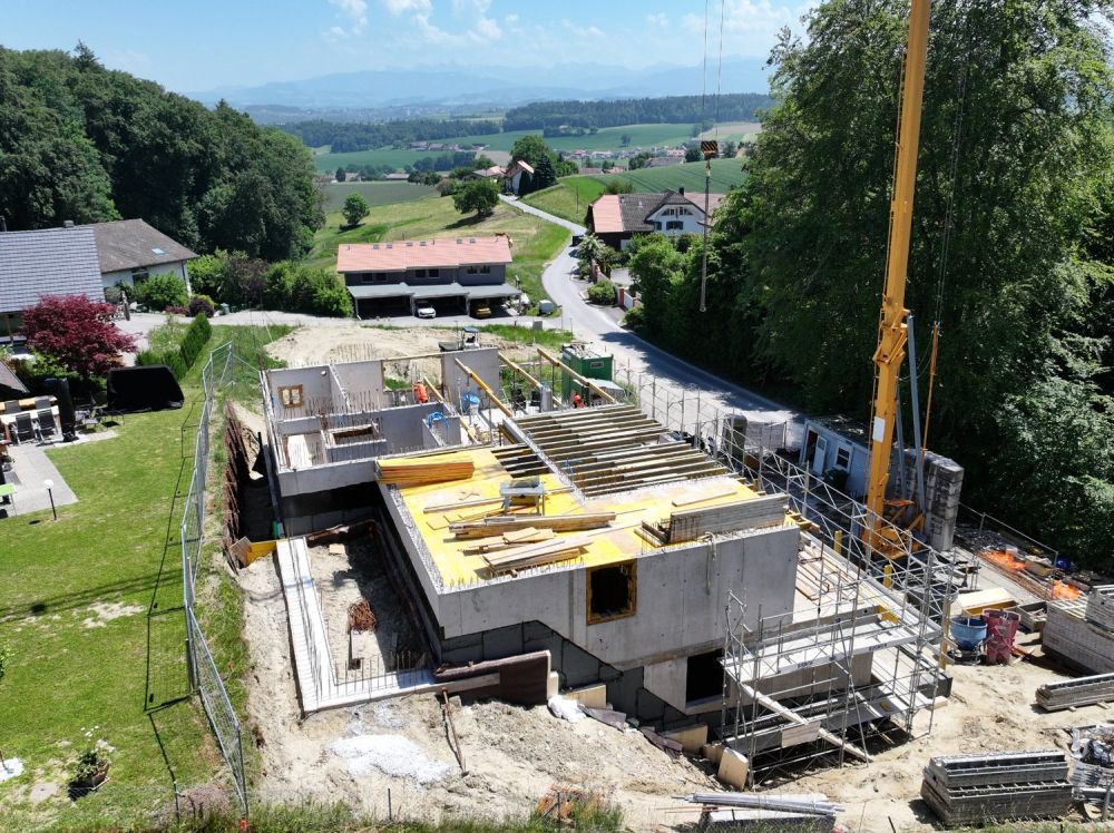 Baustelle - Exklusives kleines PPE mit 3 Wohnungen -  Bild 3
