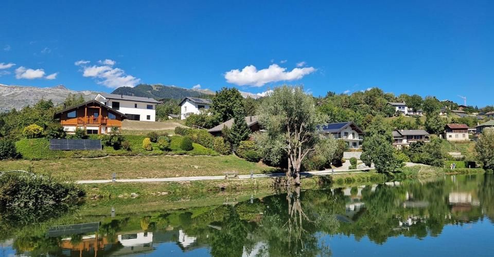 VENDU. Lens. Villa neuve de 5.5 pièces, vue sur le lac du Louché et les Alpes, à 10 minutes de Crans-Montana, proche écoles et commerces - Maison 5.5 pièces - image - 13