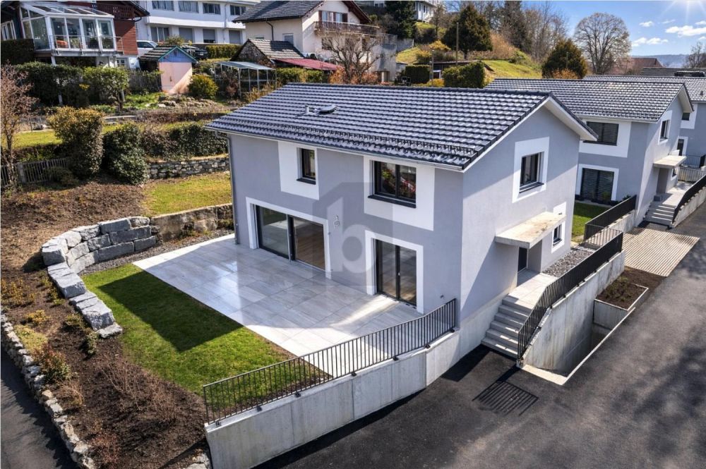 GROSSZÜGIG, HOCHWERTIG & RUHIG GELEGEN (D) - Bild 1