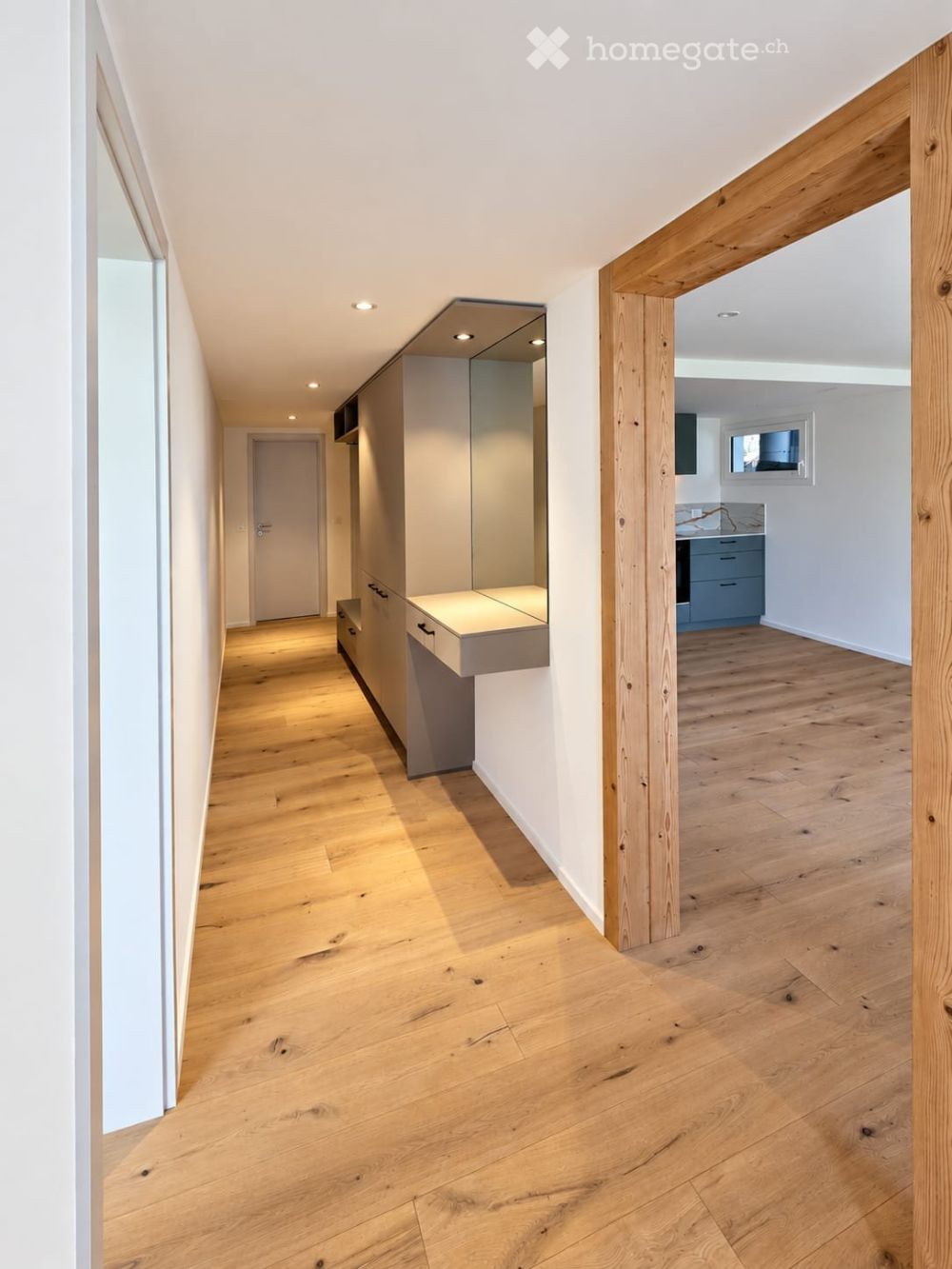 Kernsanierte 3.5-Zimmer-Wohnung mit grosszügigem privatem Vorplatz -  Bild 3