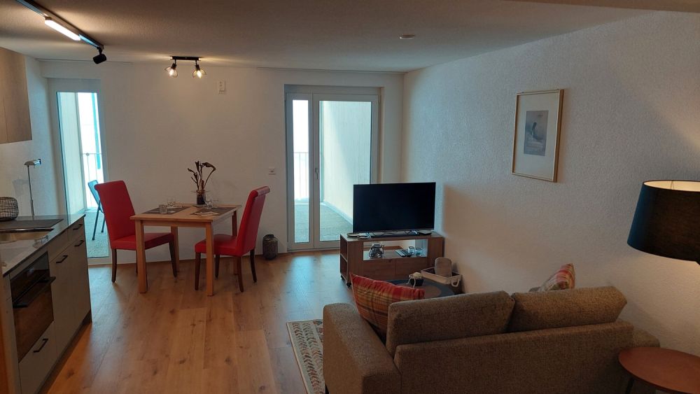 1.5 Zi.-Studio möbliert bis 2 Pers. Grosser Balkon verglast -  Bild 1