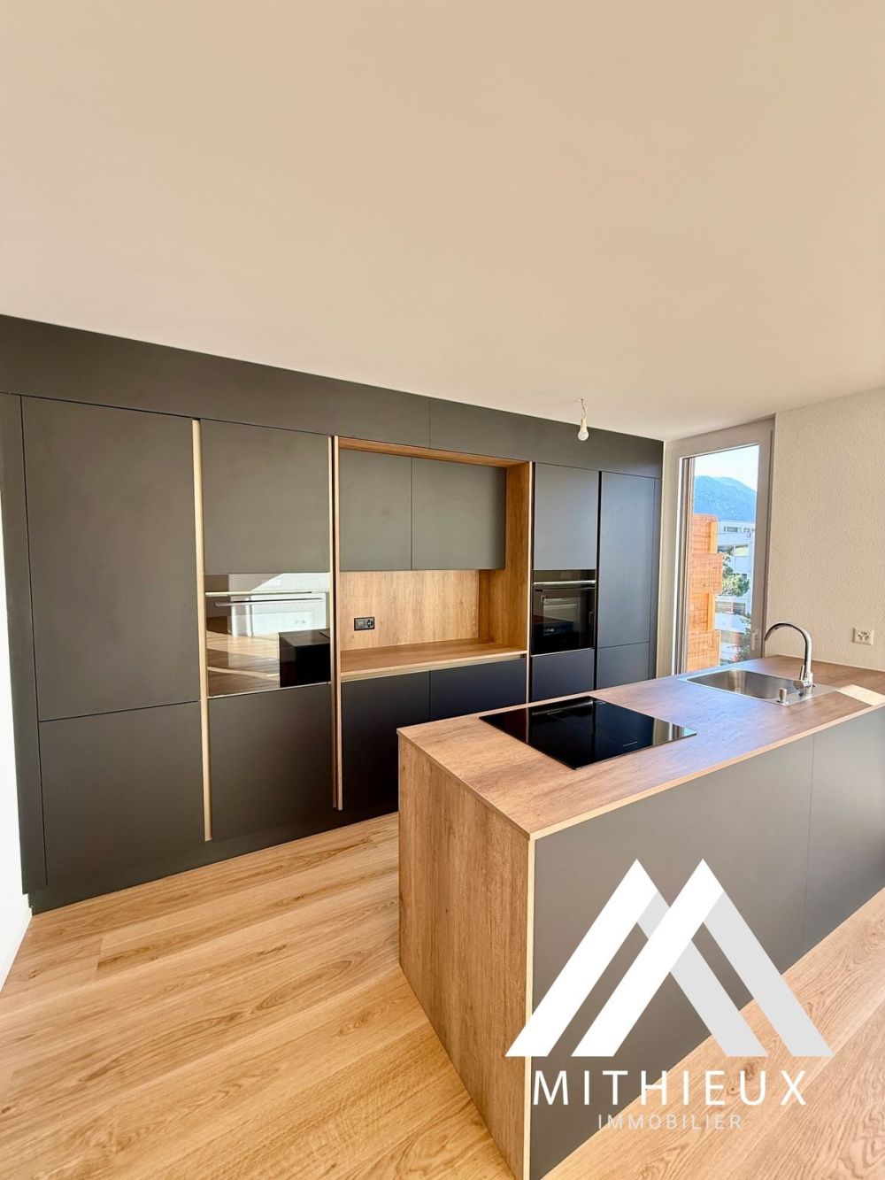 ATTIQUE NEUF DE 3.5 PCES, 112 M2 + TERRASSE PRIVÉE - SION - Bild 2