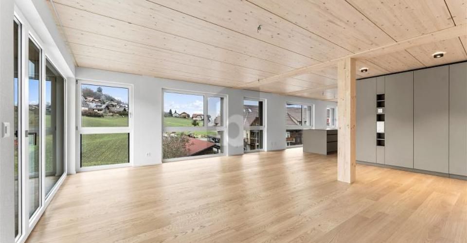 MODERN, GROSSZÜGIG UND STILVOLL - Appartement 4.5 pièces - image - 2