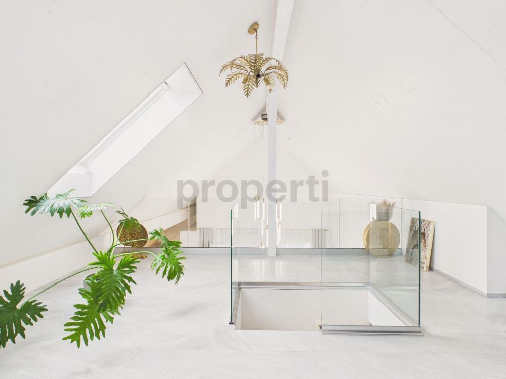 Ankommen, wohlfühlen, zuhause sein - charmante 6.5 Zimmer Maisonette auf zwei Ebenen - Image 4