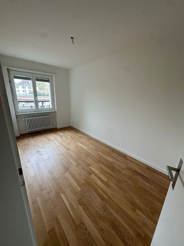 Sanierte 4.0-Zimmerwohnung an guter Lage in Dietikon - PHOTO-2026-04-15-11-30-54_1.jpg