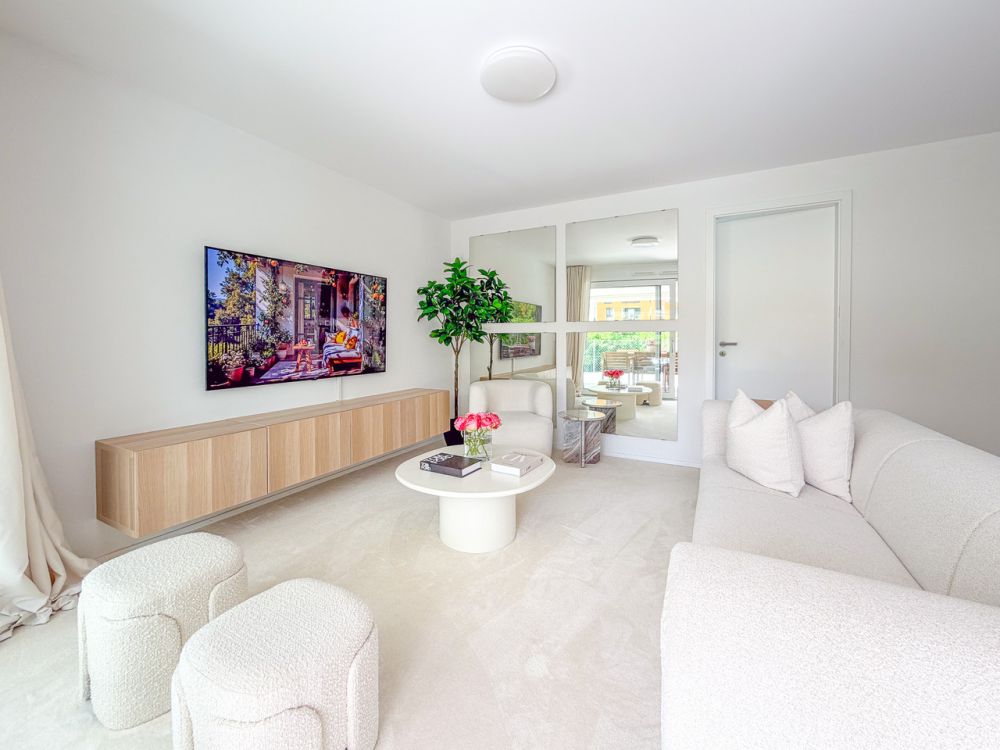 Wohnung mit 2.5 Zimmern im Erdgeschoss, großer Garten und Terrasse - Séjour