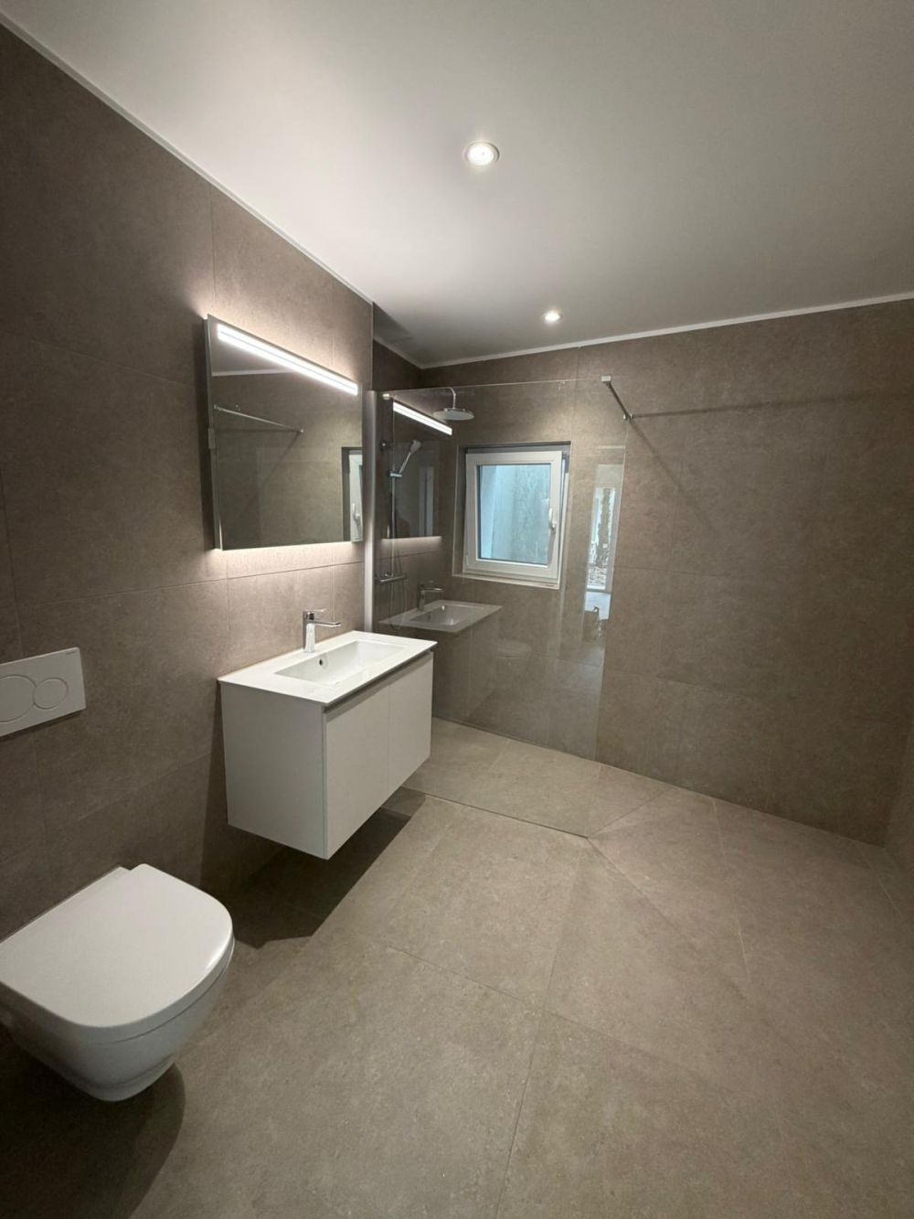 Nouvelle construction ! Magnifique appartement de 4,5 pce, avec jardin,  situé en rez-de-Chaussée -  Bild 1
