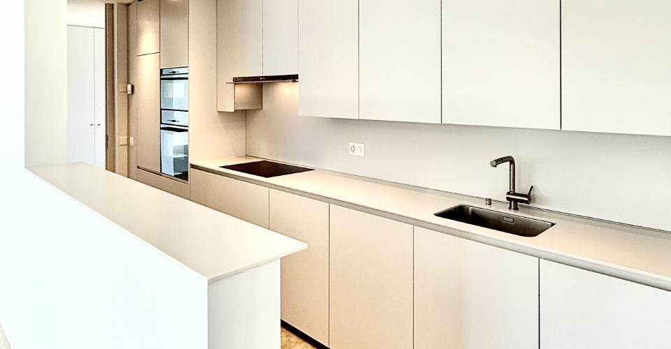 3776 LUXURIÖSE WOHNUNG MIT TEILWEISEM SEEBLICK – ZWEITWOHNUNG - Appartement 3.5 pièces - image - 5