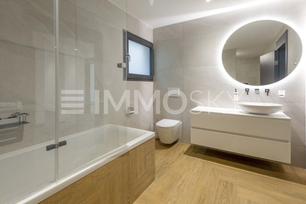 Villa moderne à 25 min. de Lausanne - Salle de bains principale