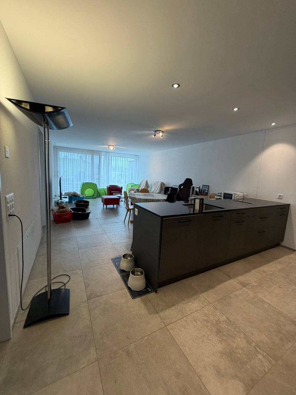 Grosse 3.5 Zimmerwohnung 92.5m2, 2 Nasszellen und 36 m2 Terrasse -  Bild 4
