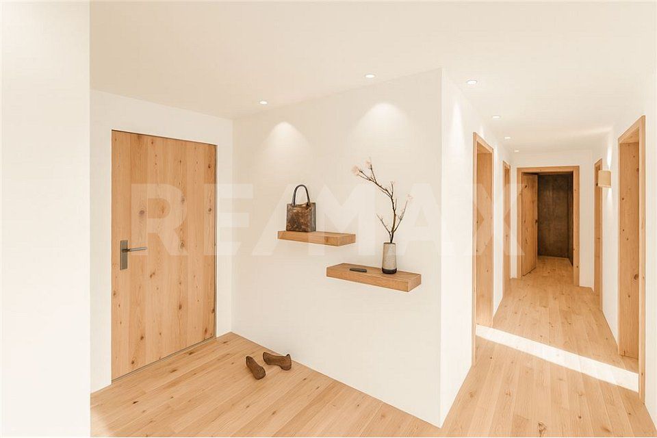 Lichtdurchflutete 4.5-Zimmer-Erdgeschosswohng mit Blick auf den Brienzersee - Bild 3