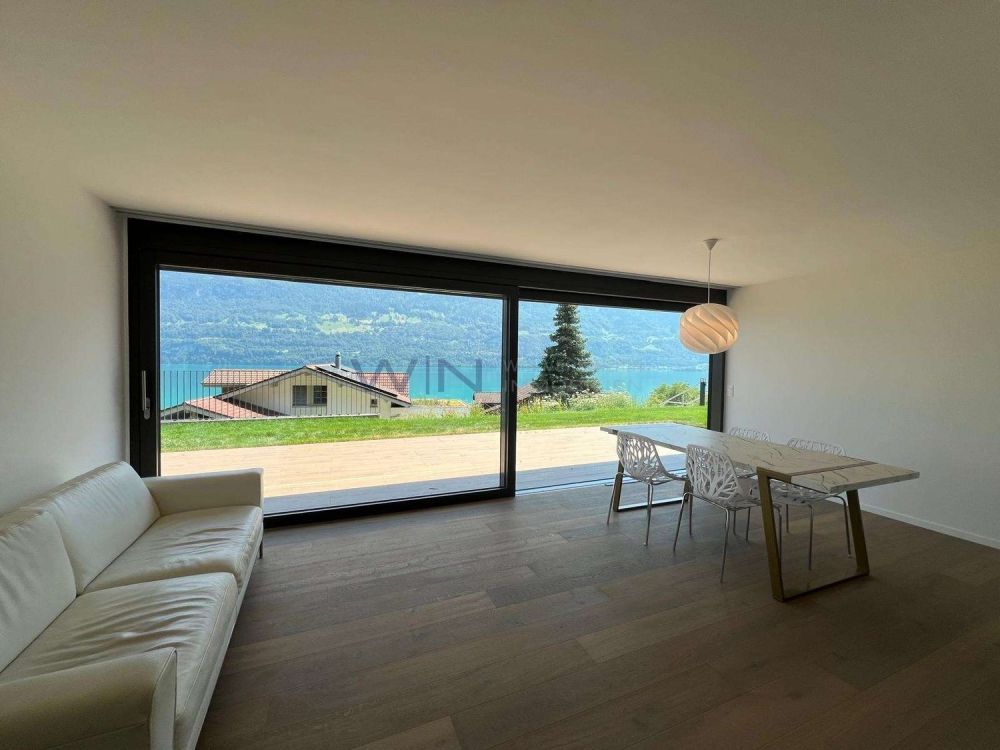 High-End Ausbau mit unverbaubarer Top-Seesicht - Sehr grosse Fensterfronten